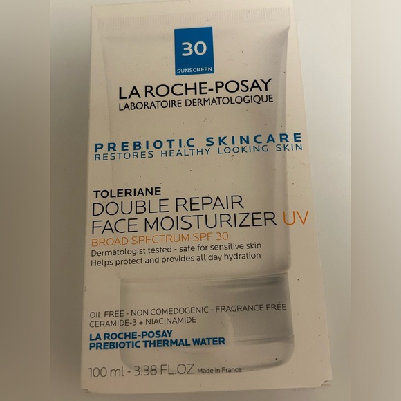 La Roche Posay moisturizer with 30 sunscreen - Picture 1 of 1